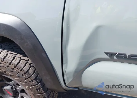 2022 Toyota Tacoma Trd Off Road z USA, uszkodzony, nr VIN 3TMCZ5ANXNM463746